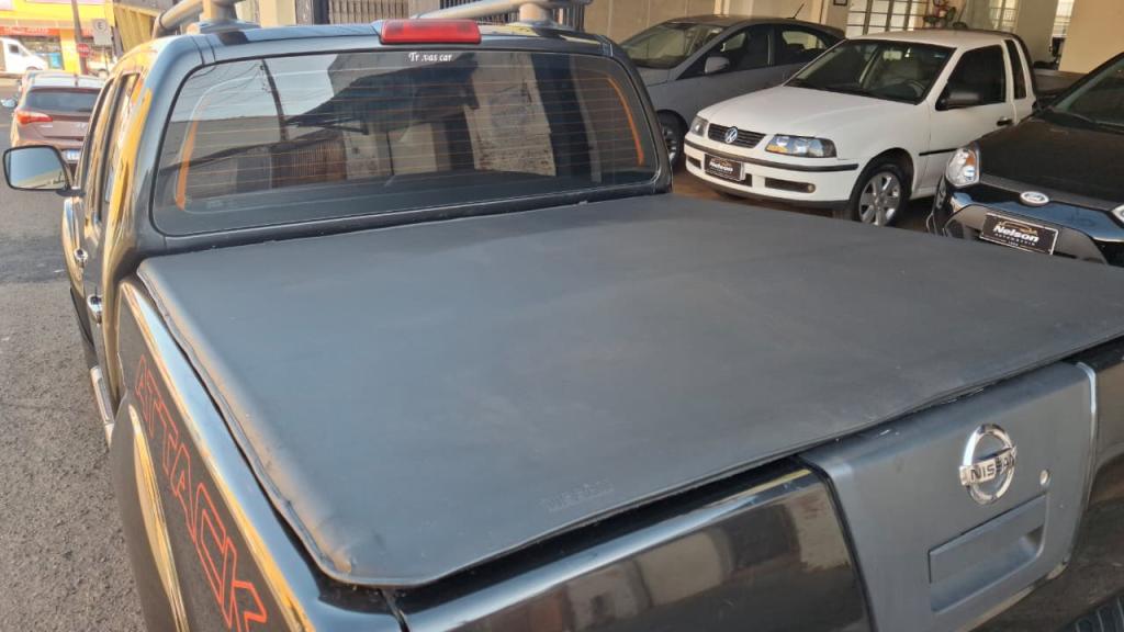 NISSAN Frontier - Foto