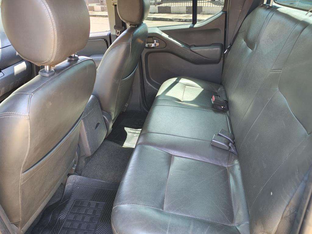NISSAN Frontier - Foto