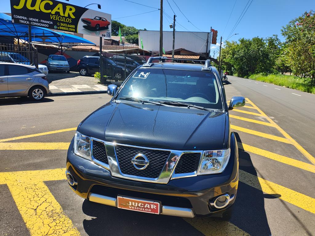 NISSAN Frontier - Foto