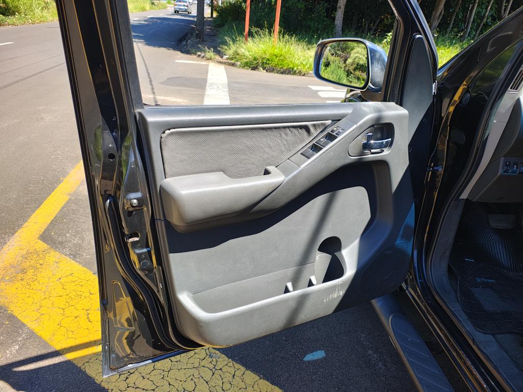 NISSAN Frontier - Foto