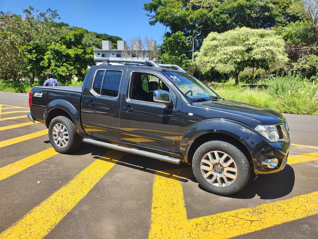 NISSAN Frontier - Foto