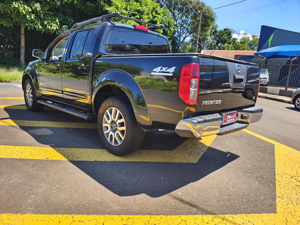 NISSAN Frontier - Foto