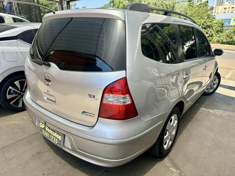 NISSAN Grand Livina - Foto