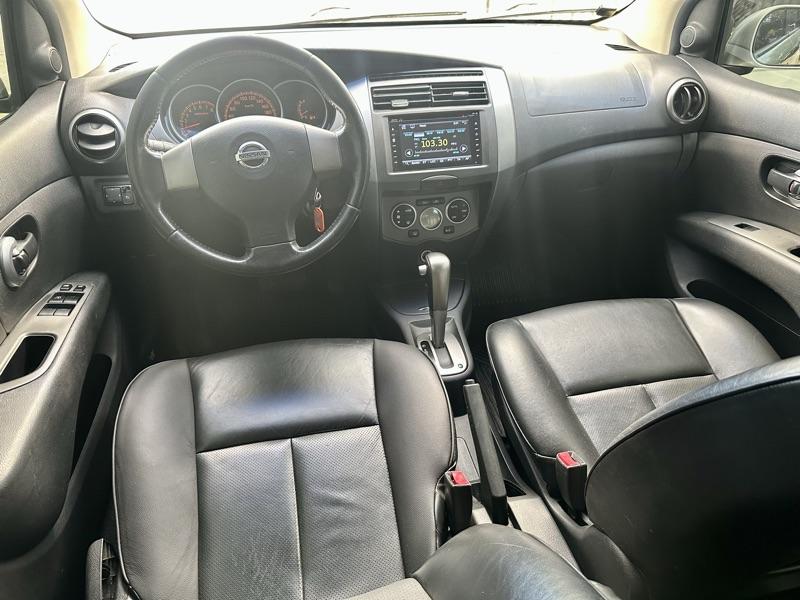 NISSAN Grand Livina - Foto