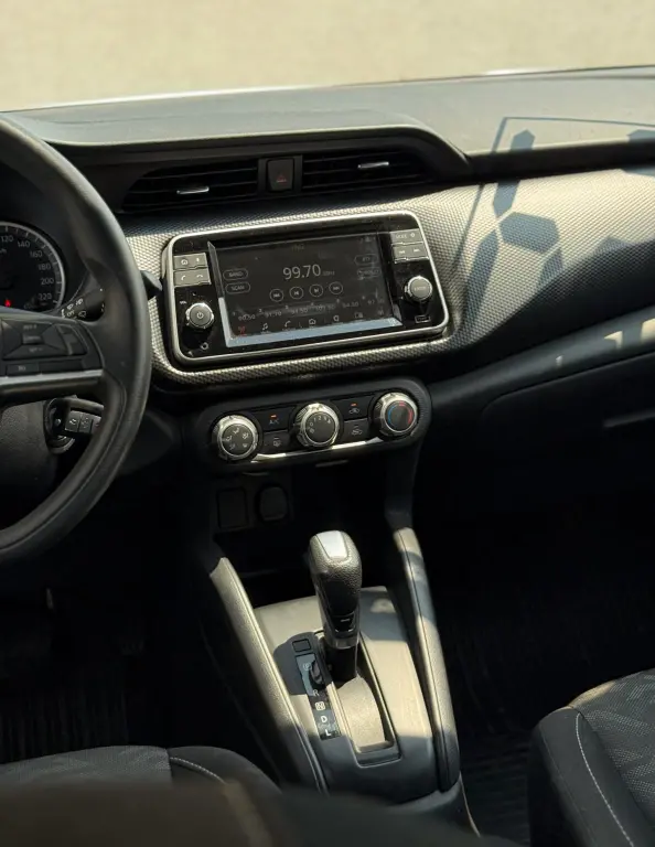 NISSAN Kicks - Miniatura
