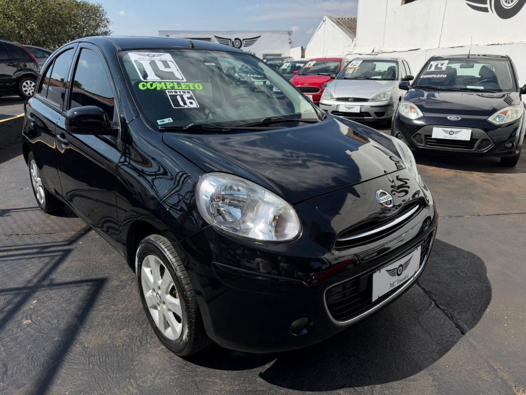 NISSAN March - Foto