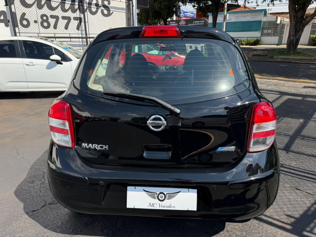 NISSAN March - Foto