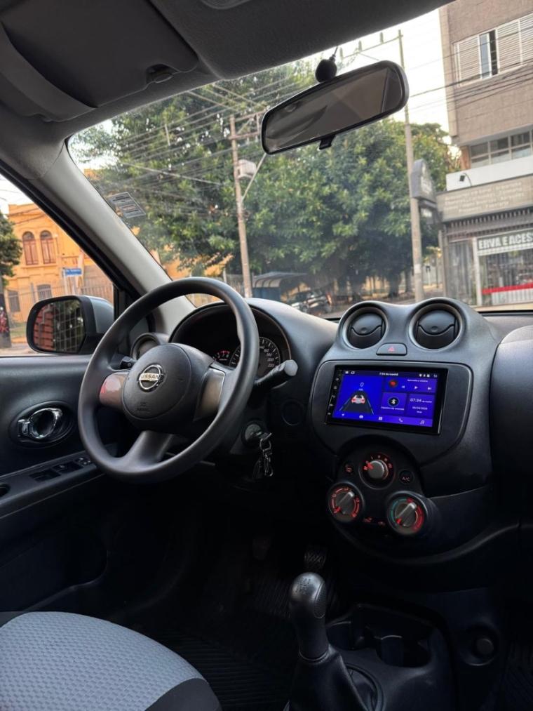 NISSAN March - Foto
