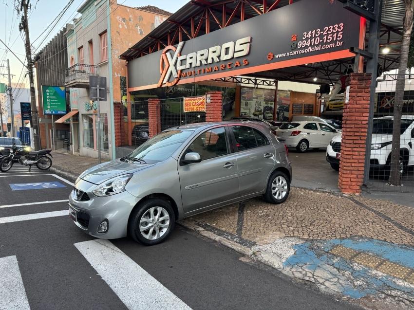 NISSAN March - Foto