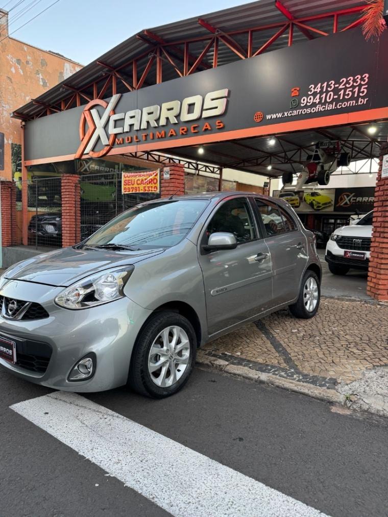 NISSAN March - Foto