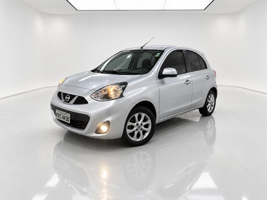 NISSAN March - Foto