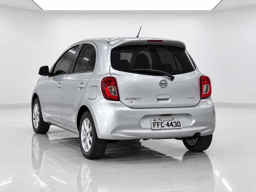 NISSAN March - Foto