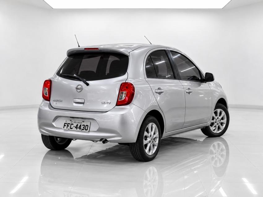 NISSAN March - Foto