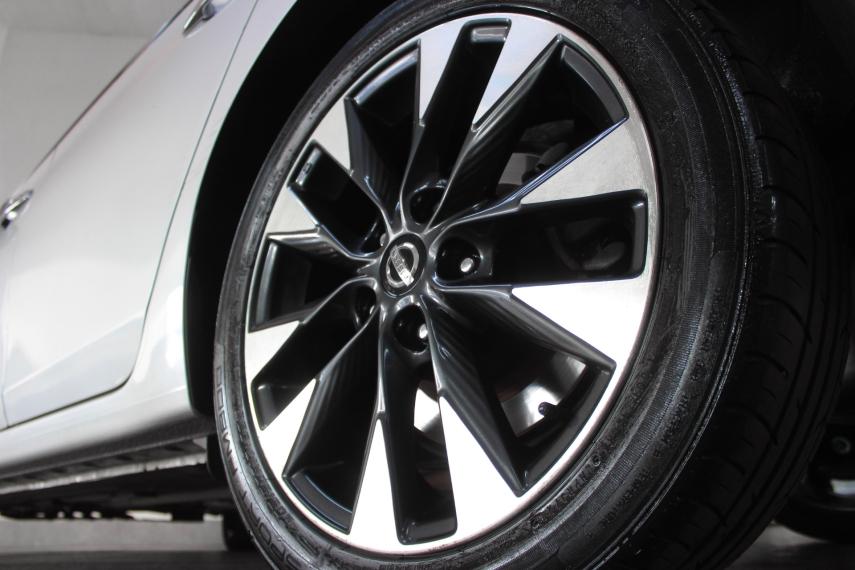 NISSAN Sentra - Foto