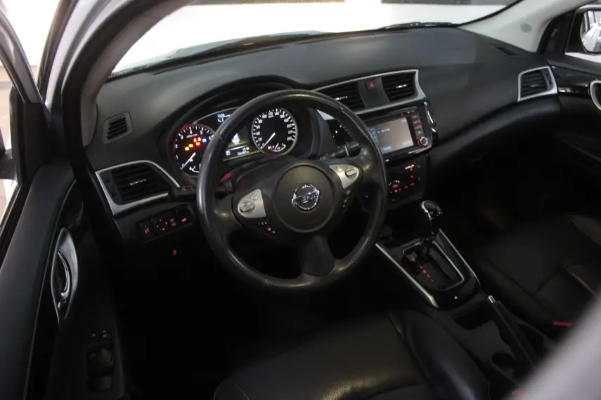 NISSAN Sentra - Foto
