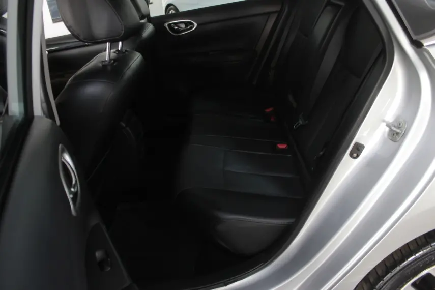 NISSAN Sentra - Foto