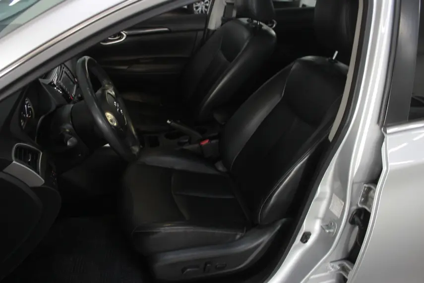 NISSAN Sentra - Foto