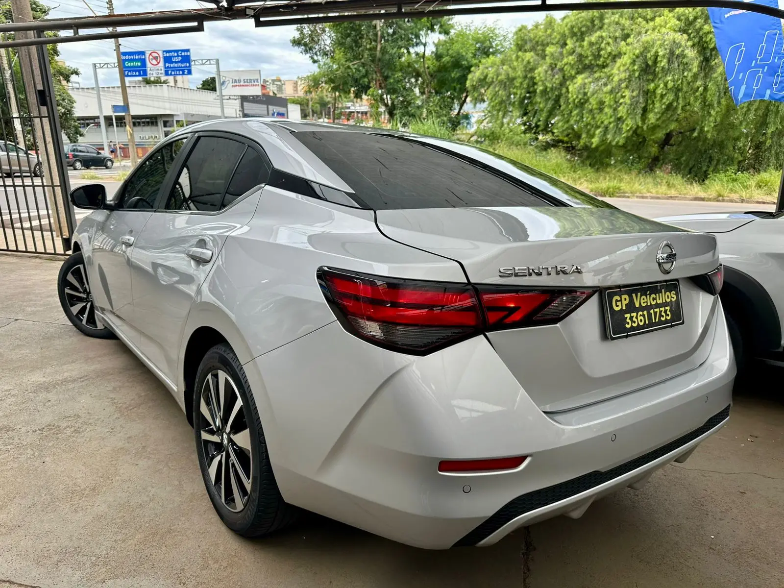 NISSAN Sentra - Foto