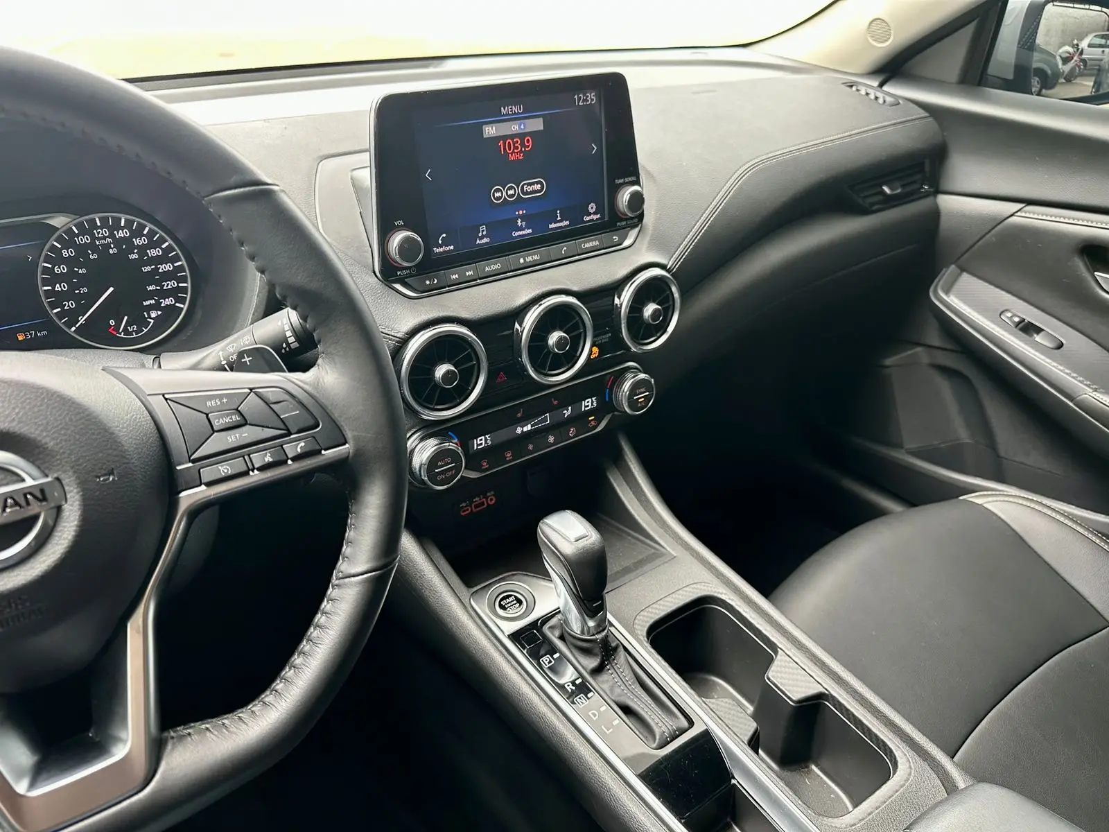 NISSAN Sentra - Foto