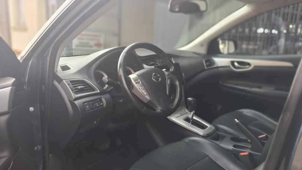 NISSAN Sentra - Foto
