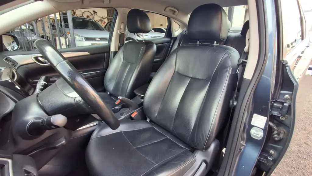 NISSAN Sentra - Foto