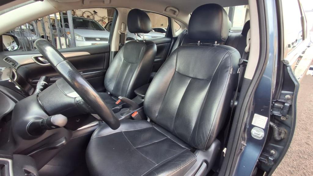 NISSAN Sentra - Foto