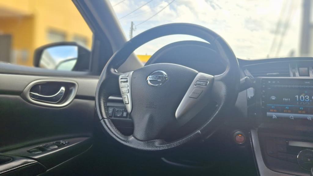 NISSAN Sentra - Foto