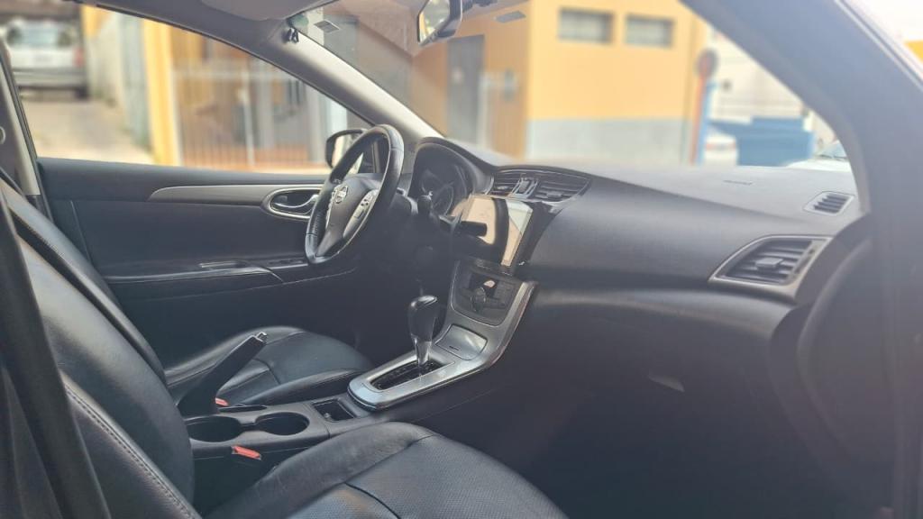 NISSAN Sentra - Foto