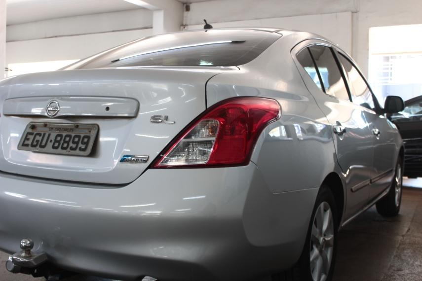 NISSAN Versa Sedan - Foto