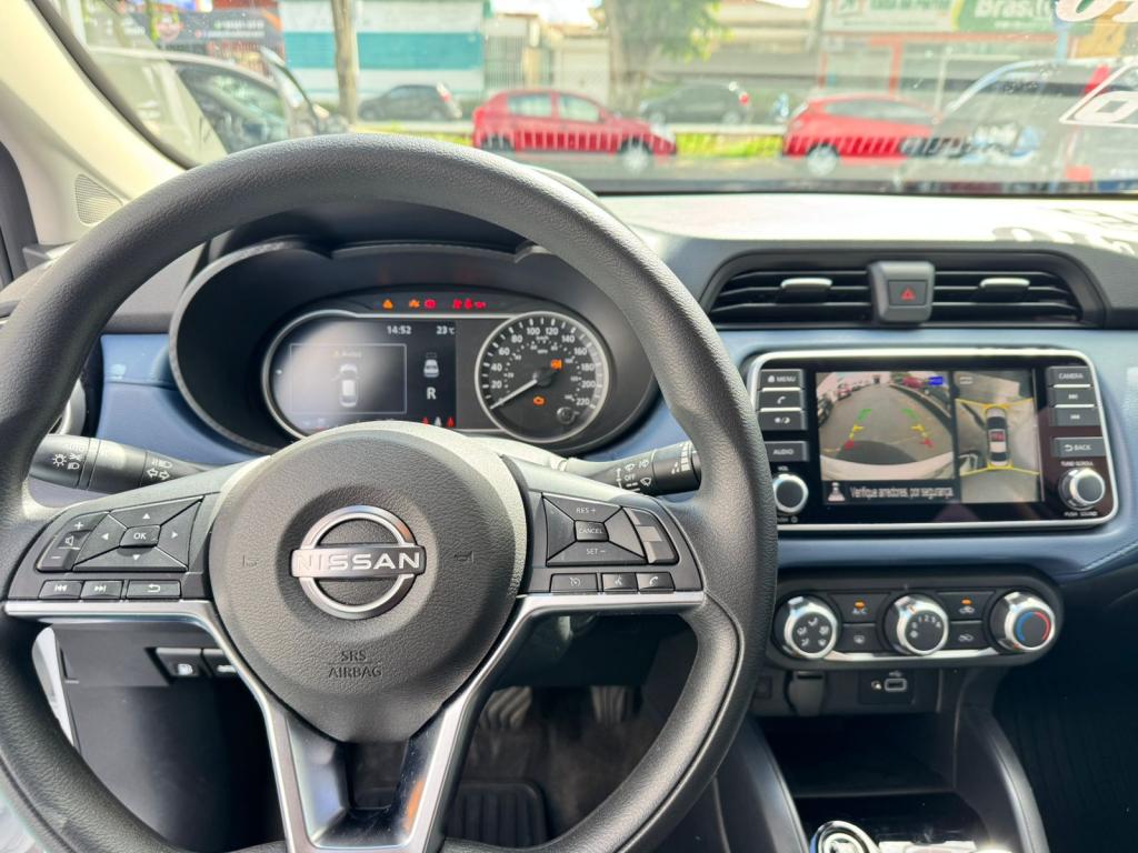 NISSAN Versa Sedan - Foto