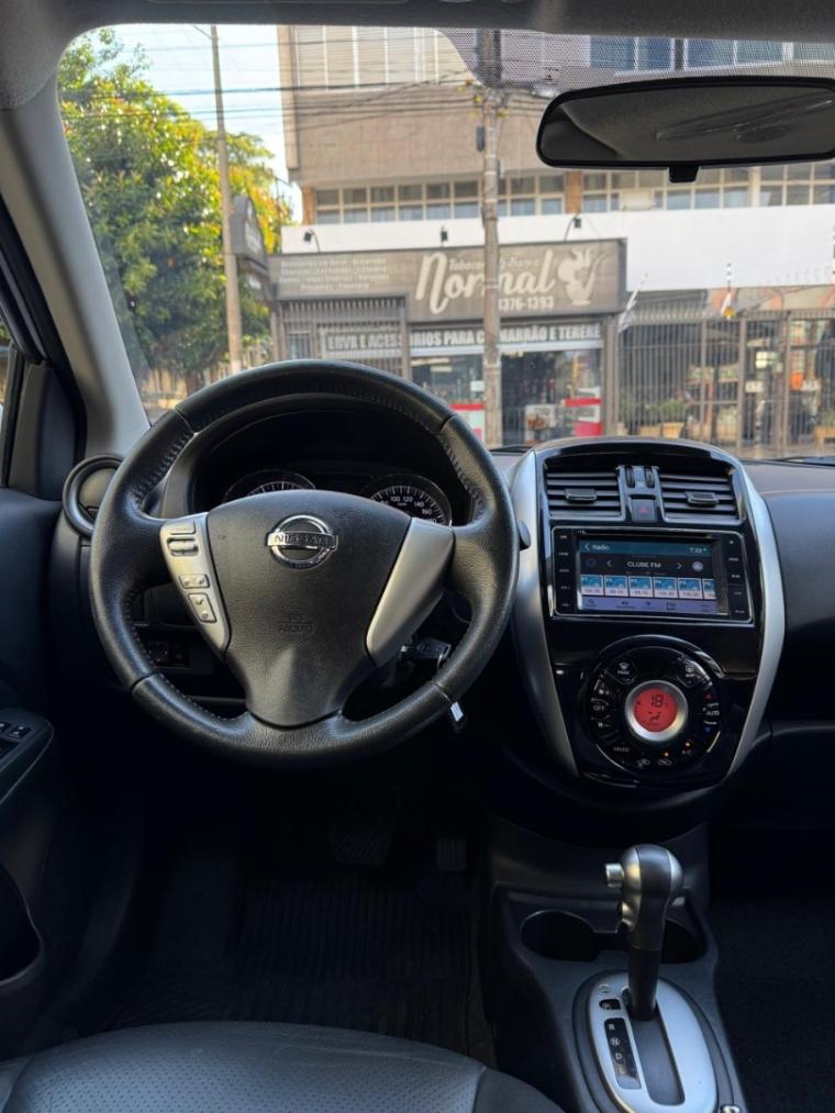 NISSAN Versa Sedan - Foto