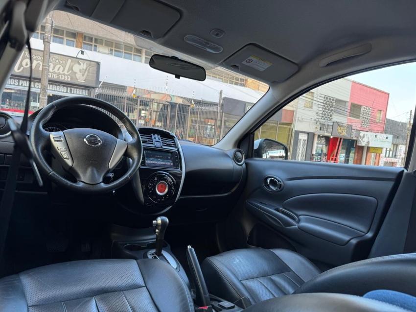 NISSAN Versa Sedan - Foto