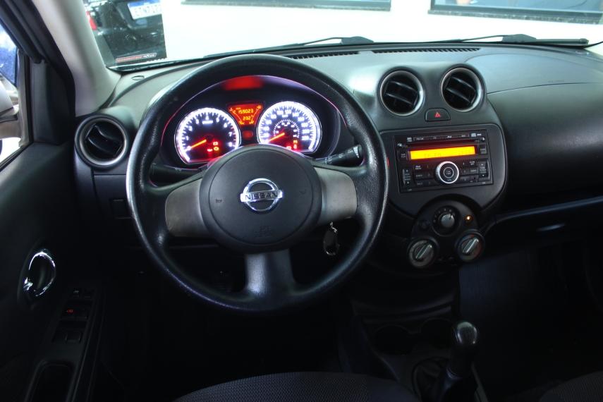 NISSAN Versa Sedan - Foto