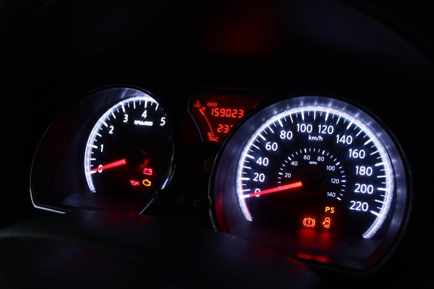 NISSAN Versa Sedan - Foto