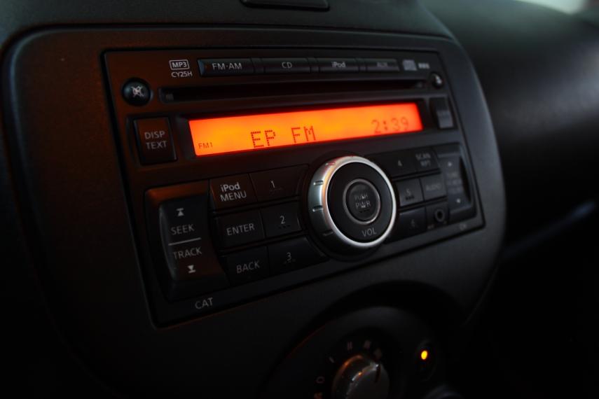 NISSAN Versa Sedan - Foto