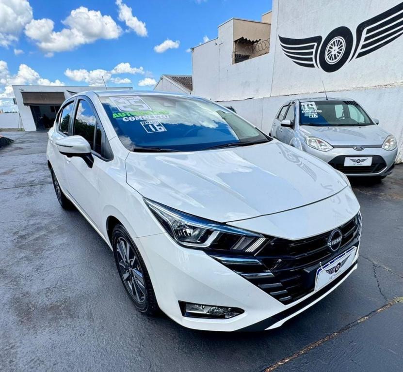NISSAN Versa Sedan