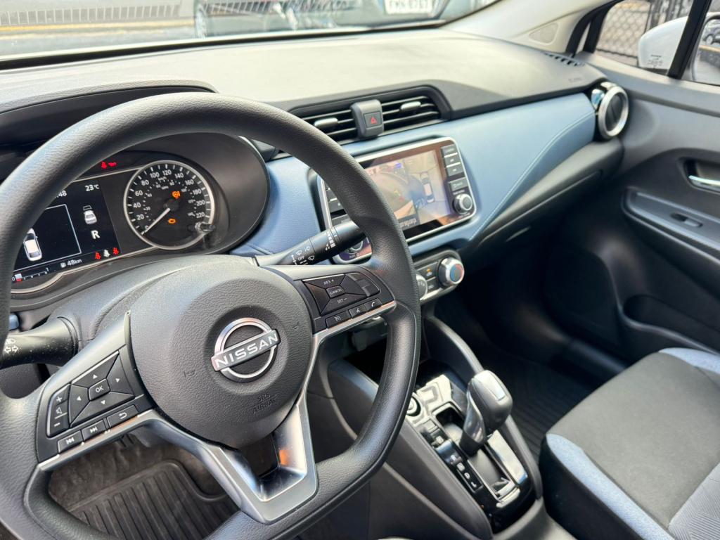 NISSAN Versa Sedan - Foto
