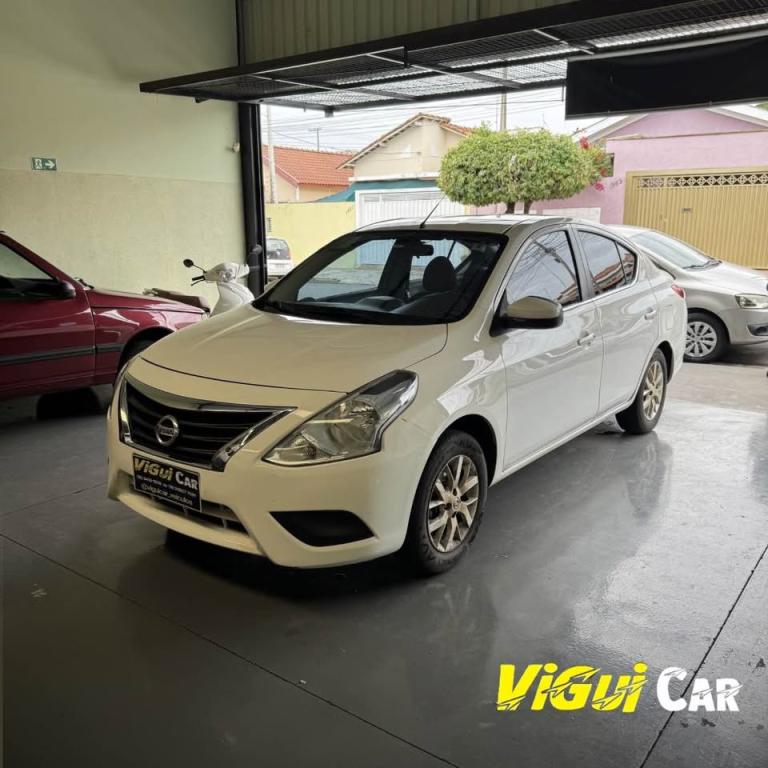 NISSAN Versa Sedan