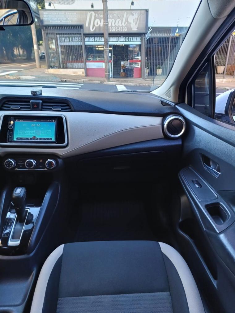 NISSAN Versa Sedan - Foto
