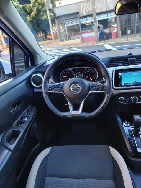 NISSAN Versa Sedan - Foto
