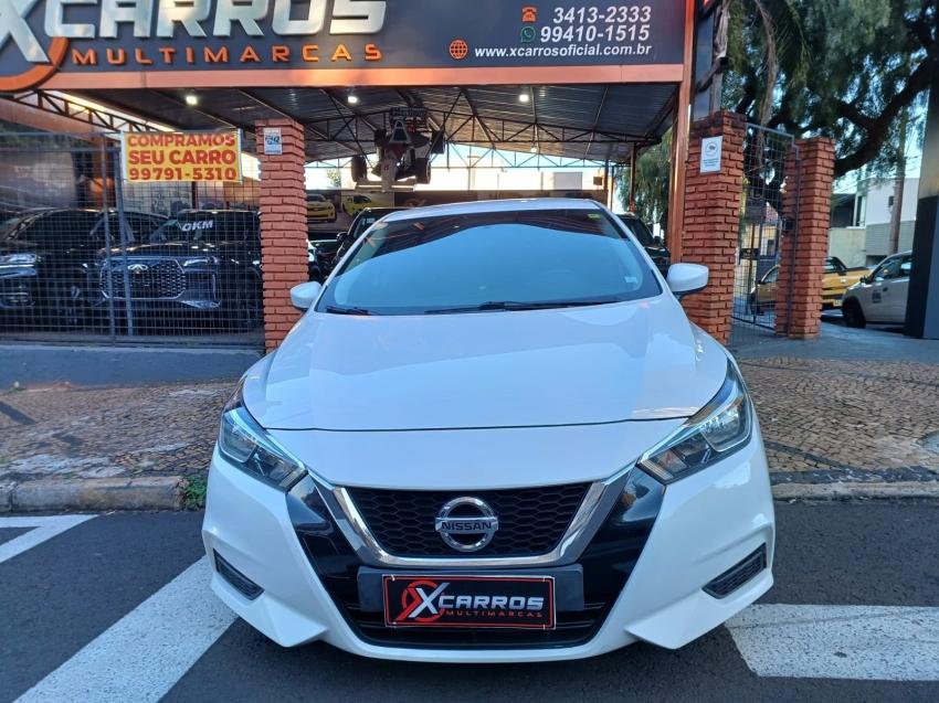 NISSAN Versa Sedan - Foto
