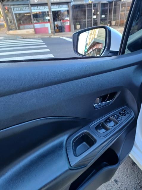 NISSAN Versa Sedan - Foto