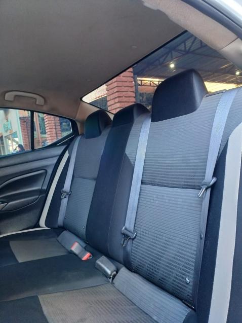 NISSAN Versa Sedan - Foto