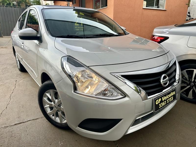 NISSAN Versa Sedan - Foto