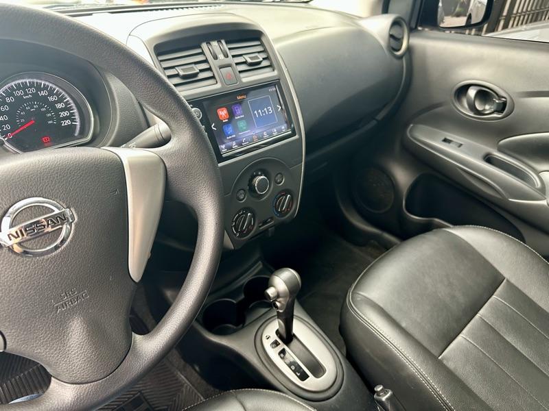 NISSAN Versa Sedan - Foto