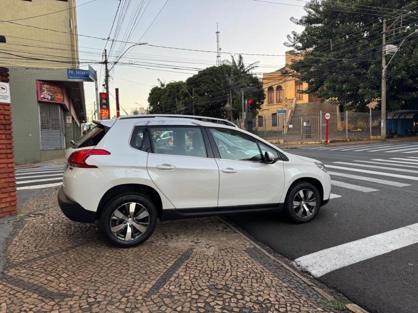 PEUGEOT 2008 - Foto