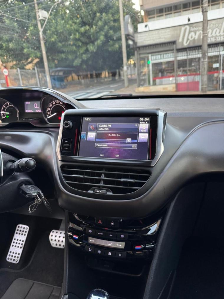 PEUGEOT 2008 - Foto