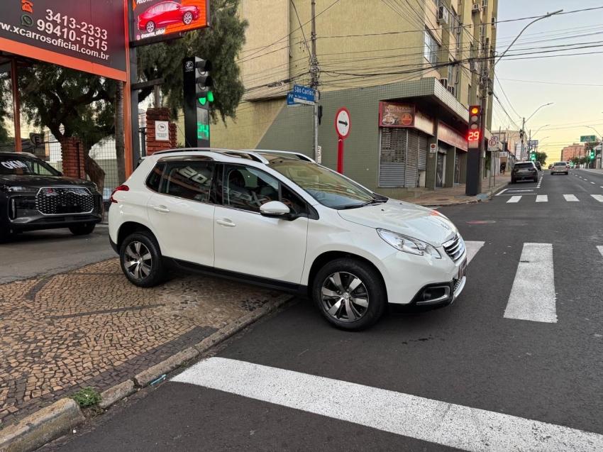PEUGEOT 2008 - Foto