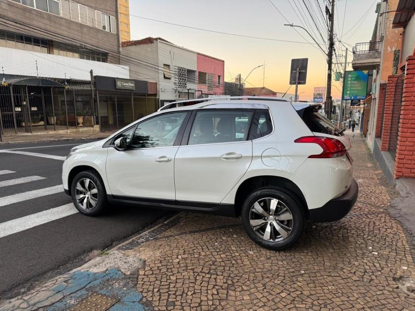 PEUGEOT 2008 - Foto