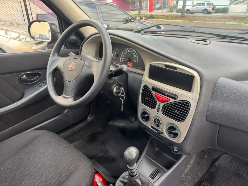 PEUGEOT 207 Hatch - Foto